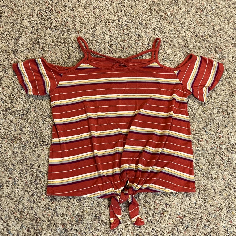 Girls cold shoulder Art Class T-shirt in a size 7/8